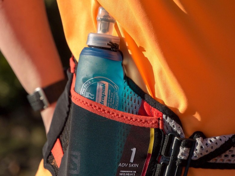 Kuva, jossa Salomonin pehmyt juomapullo