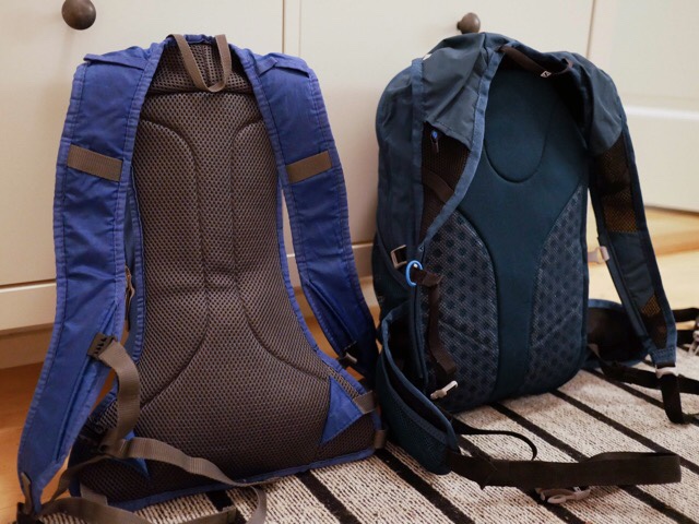 Kaksi erilaista juoksureppua