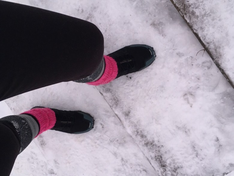 Kuva, jossa Salomon Speedspike -nastalenkkarit.