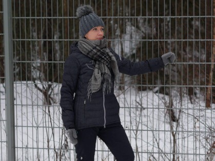 Kuva, jossa harmaa metalliaita.