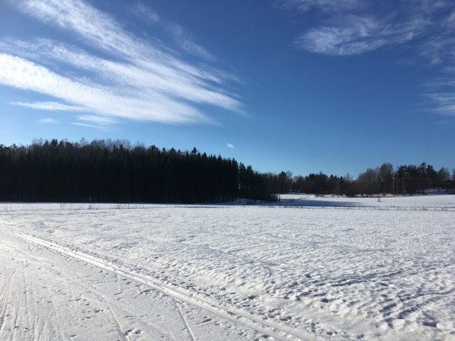 Kuva, jossa pilvia taivaalla