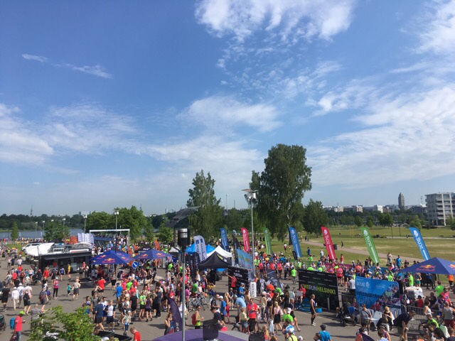 Kuva, jossa helsinki half marathonin tapahtuma-alue.