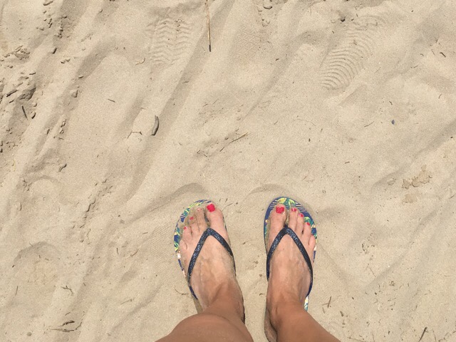 flipflops sand