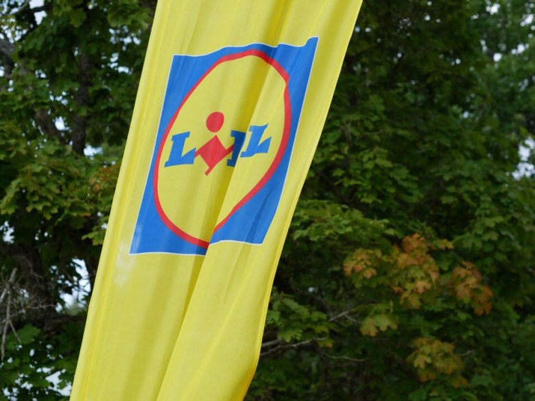 Kuva, jossa lidlin lippu