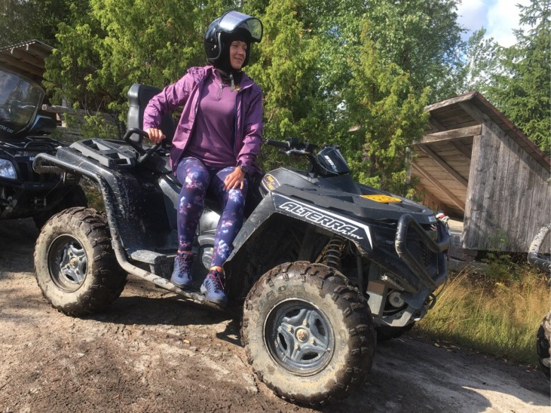 Kuva, jossa Lidlin ulkoilukengat.