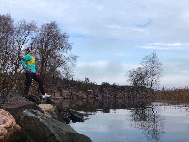 juoksija juomaliivi salomon adv skin 5 maraton