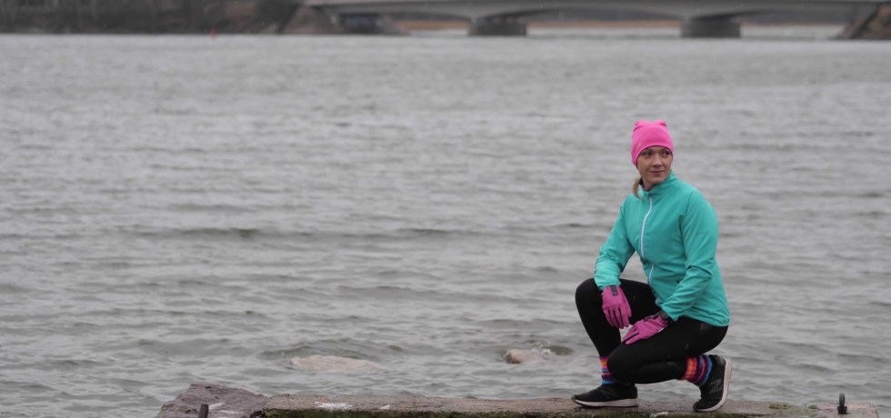 pinkki pipo pinkit hanskat juoksuun