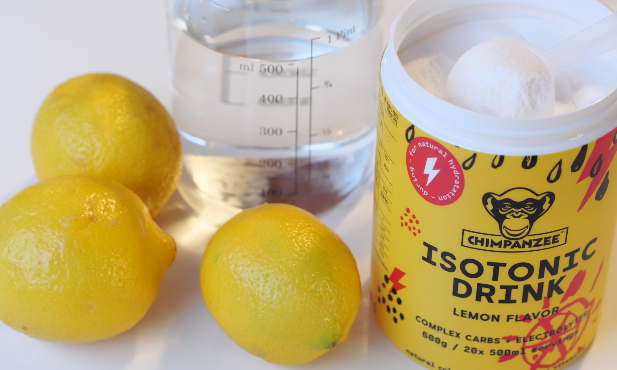 urheilujuomajauhe purkissa