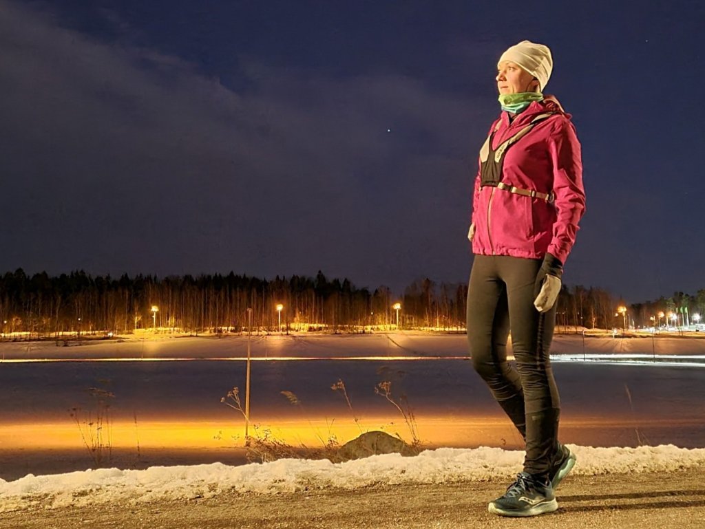 juoksija illalla