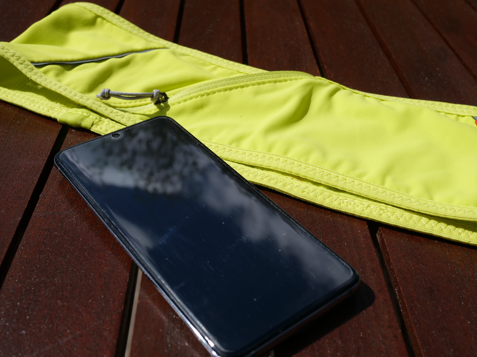 puhelimen kuljetus lenkilla