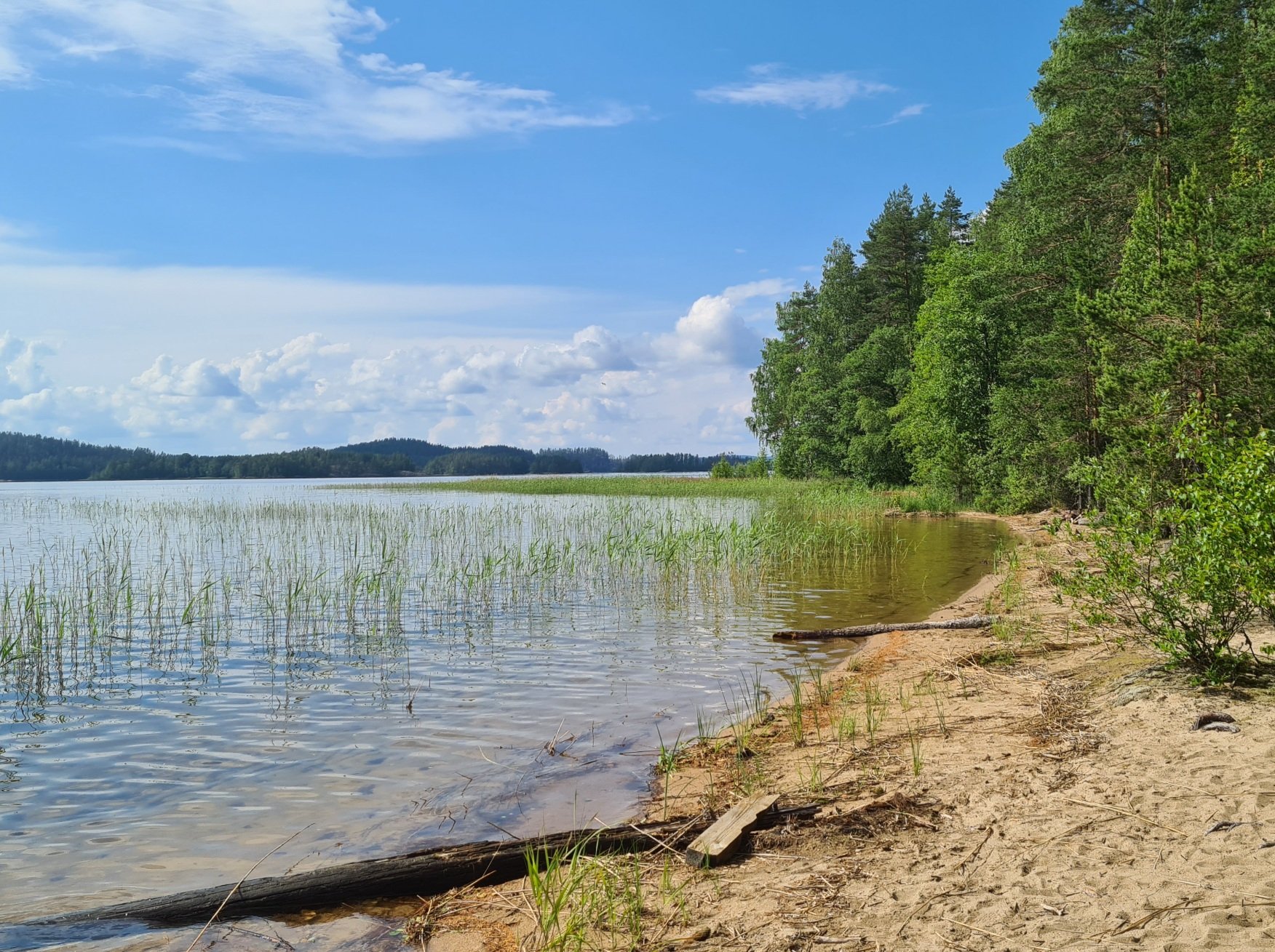 karihiekka uimaranta juva autolla