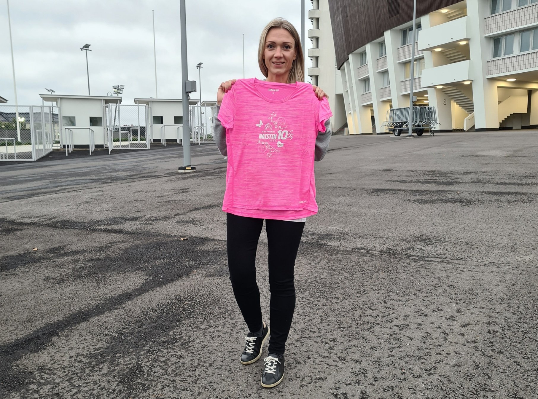 naisten kymppi paita