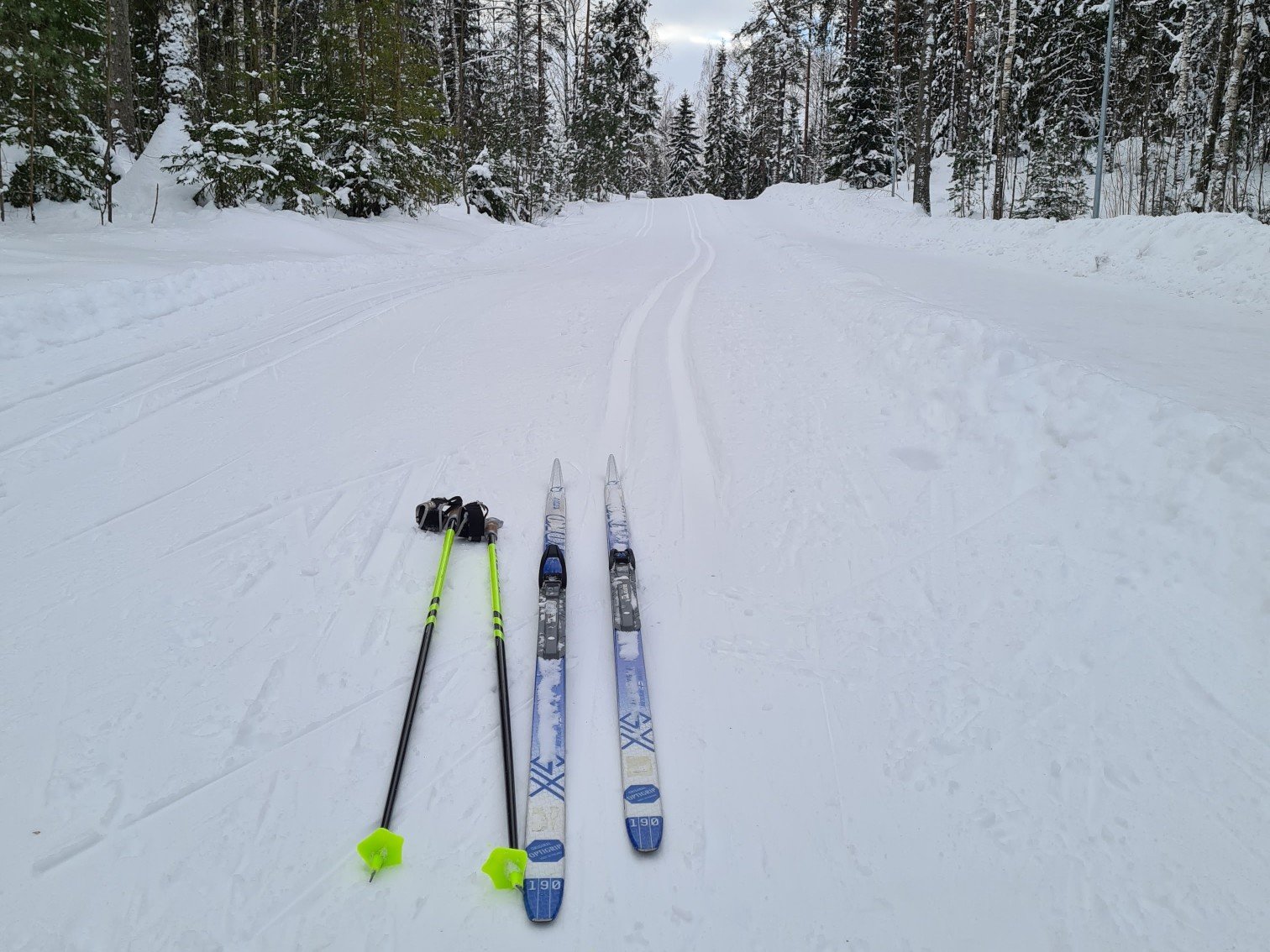 perinteisen sukset ladulla