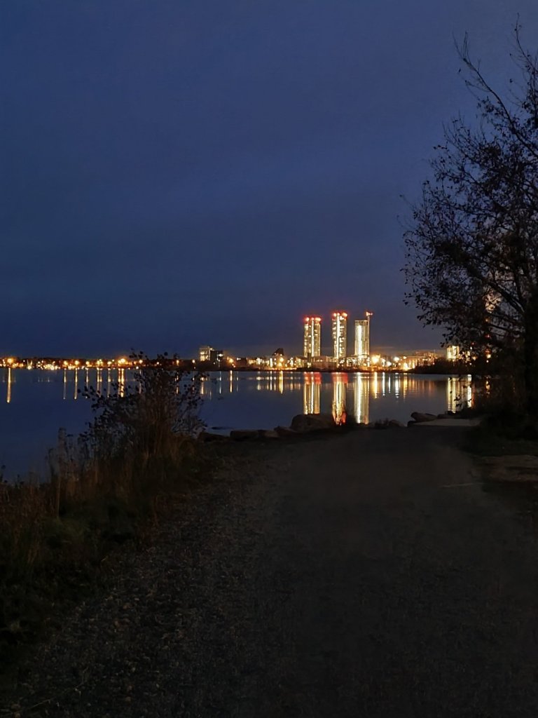 kalasataman tornitalot illalla