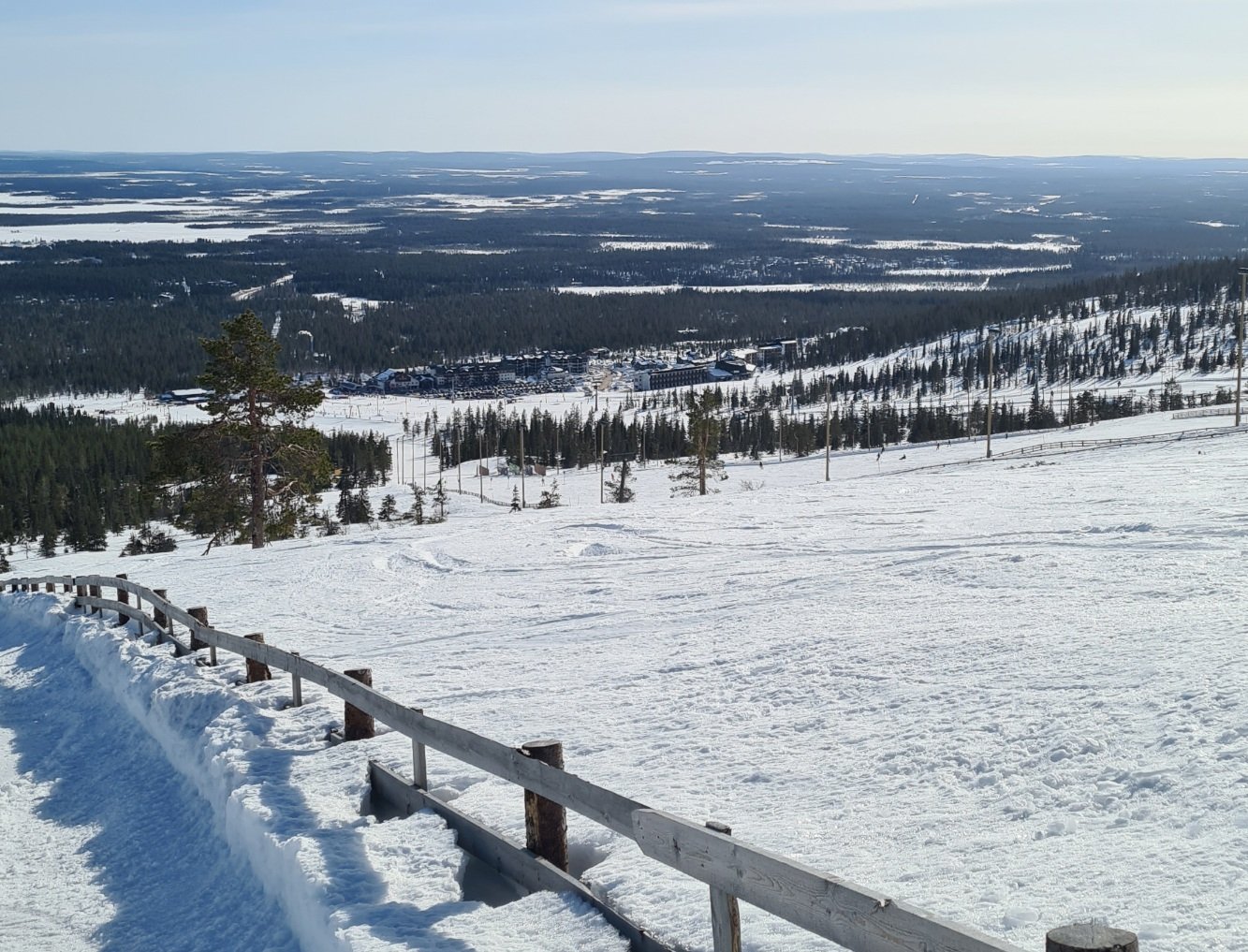 nakyma yllaksen huipulta