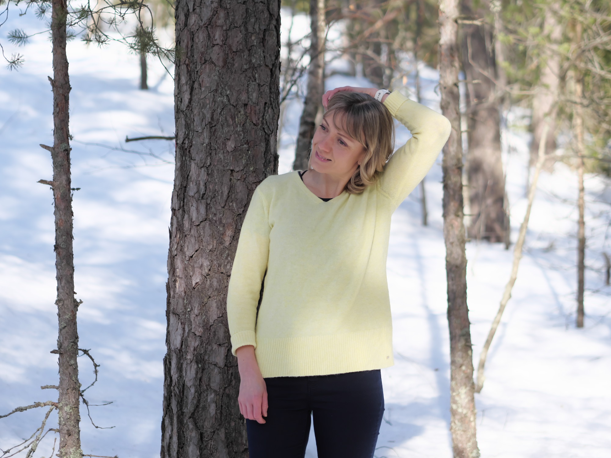 keltainen villapaita