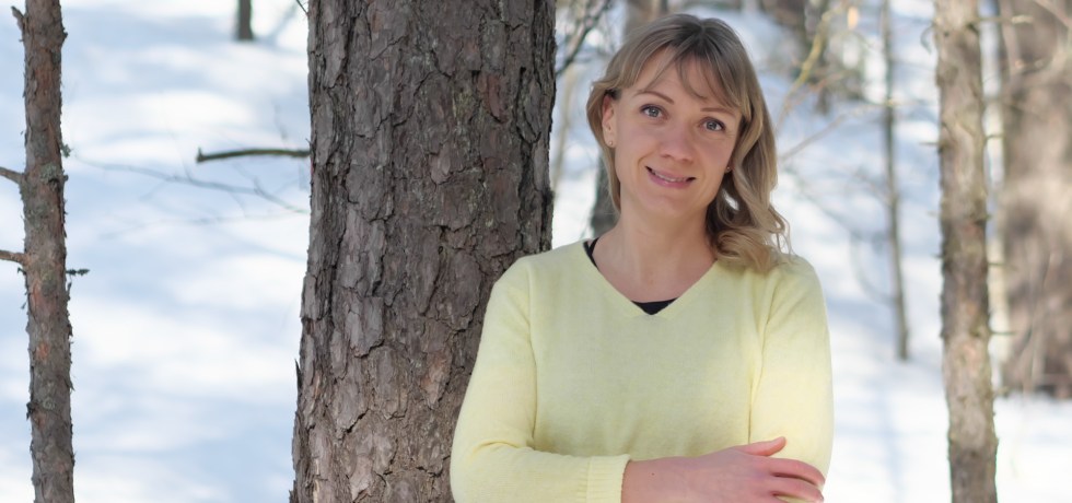 keltainen villapaita