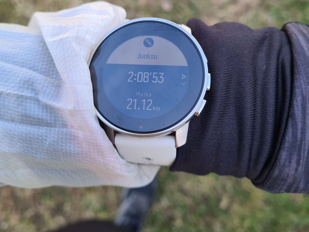 suunto 9 peak kellon naytto