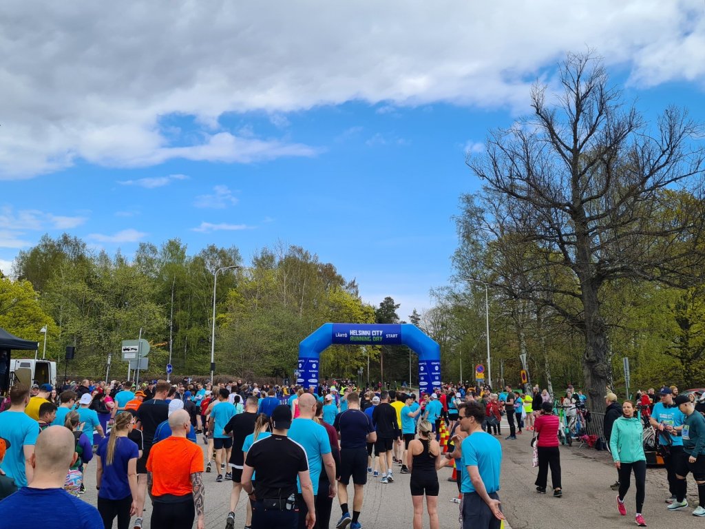 juoksijoita lahdossa puolimaratonille