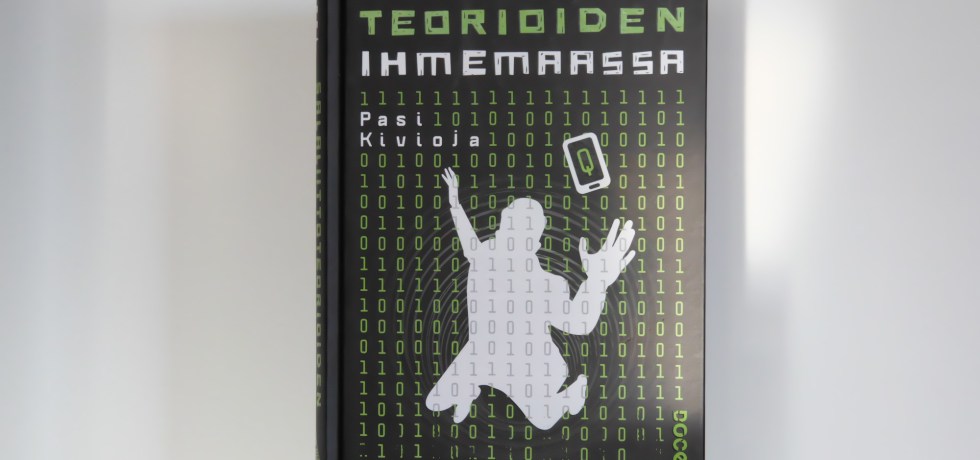 salaliittoteorioiden ihmemaassa kirjan kansi