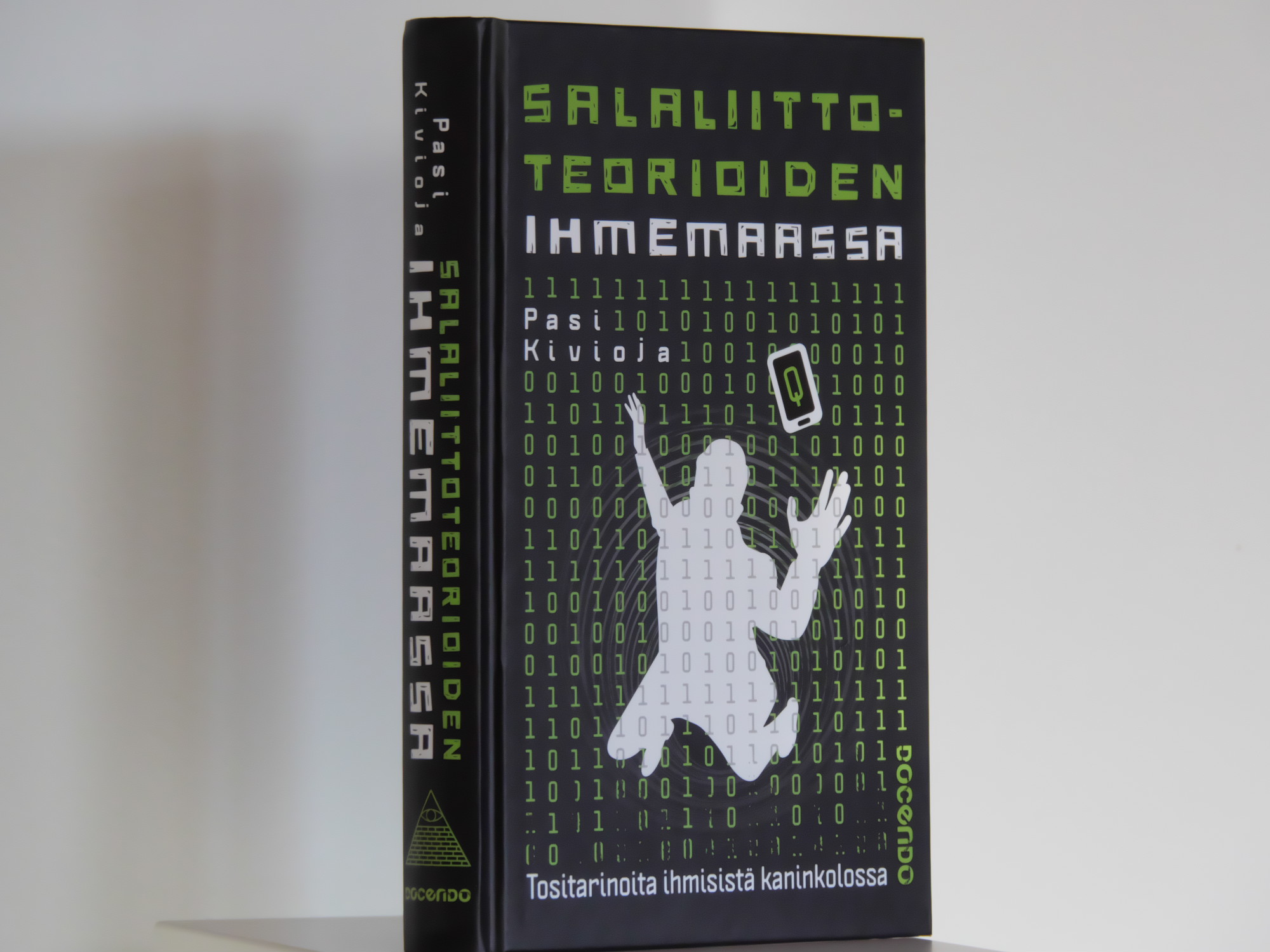 kirja salaliittoteorioista suomenkielinen