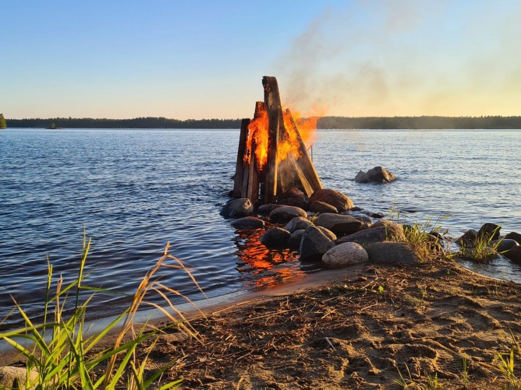 juhannuskokko juhannusaaton iltana