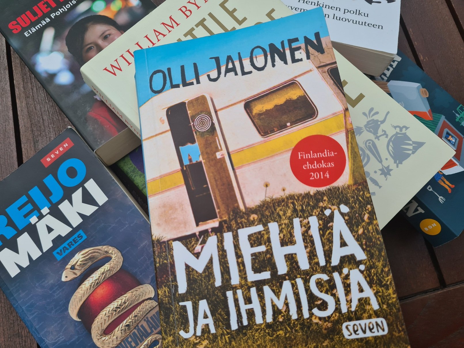 olli jalonen miehia ja ihmisia kirjan kansi