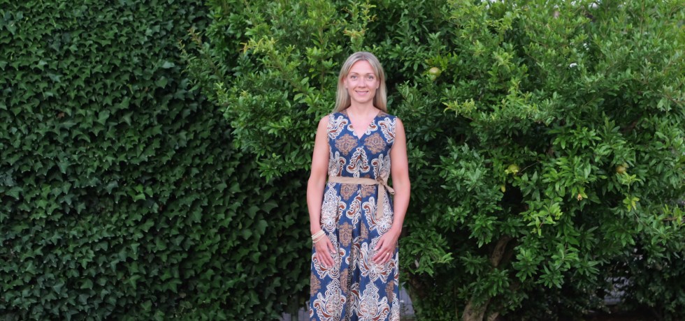 kirjava maksimekko jossa ruskea vyo