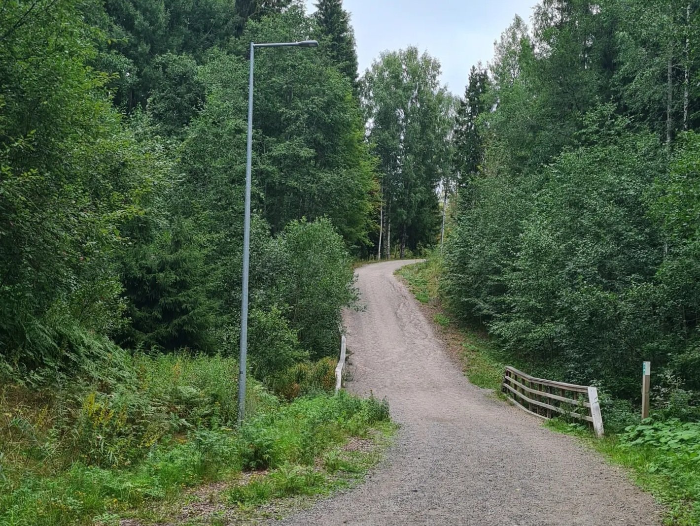 makijuoksua leppavaaran kuntoradalla