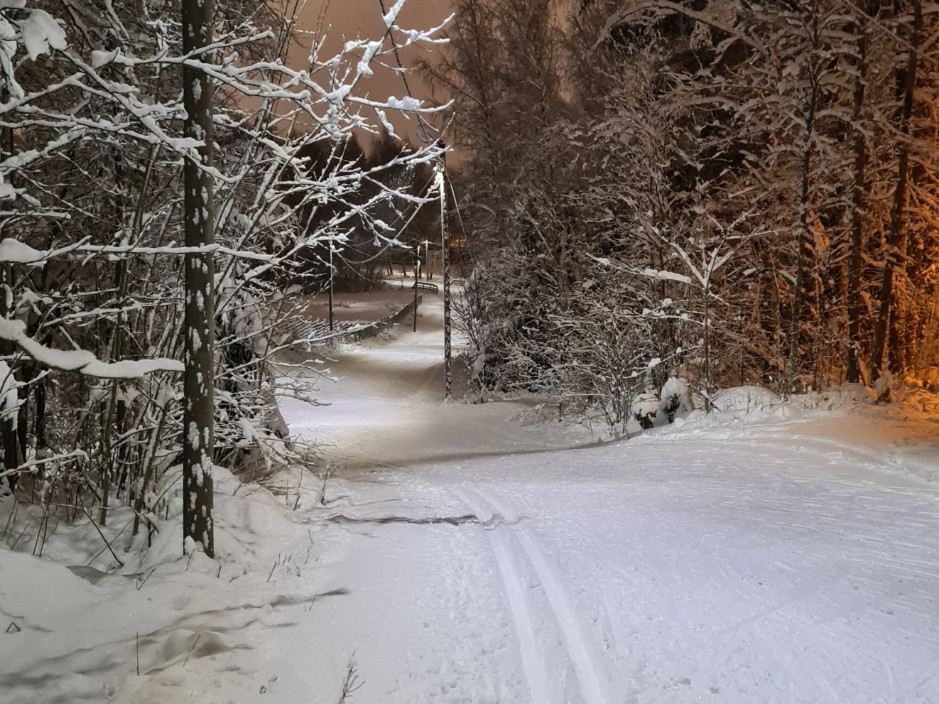 hiihtolatu leppavaaran urheilupuistossa espoossa