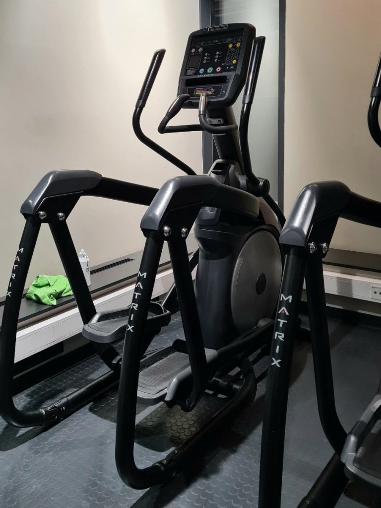 uusi crosstrainer salilla