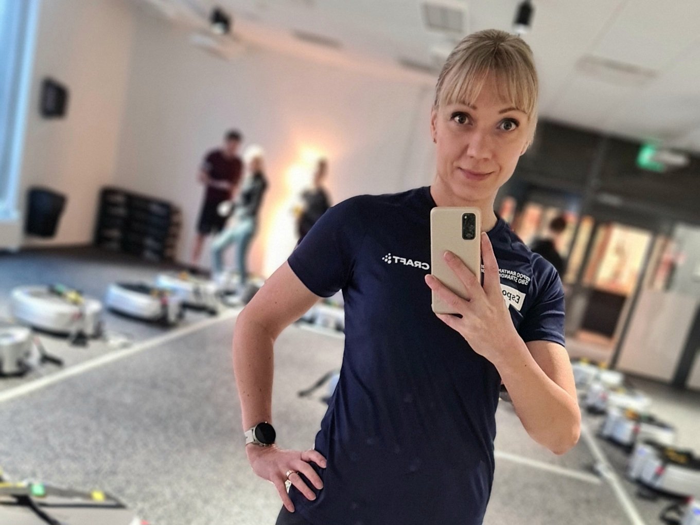 peiliselfie kuntosalilla