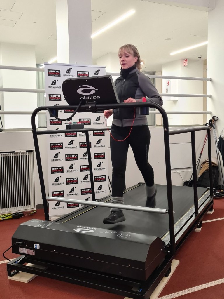 juoksija abilica xc mill 2700 juoksumatolla