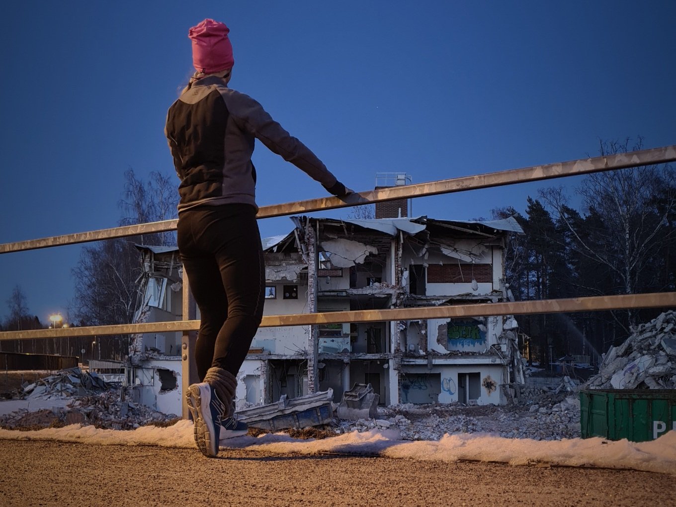 koulua puretaan keha ykkosen vieressa