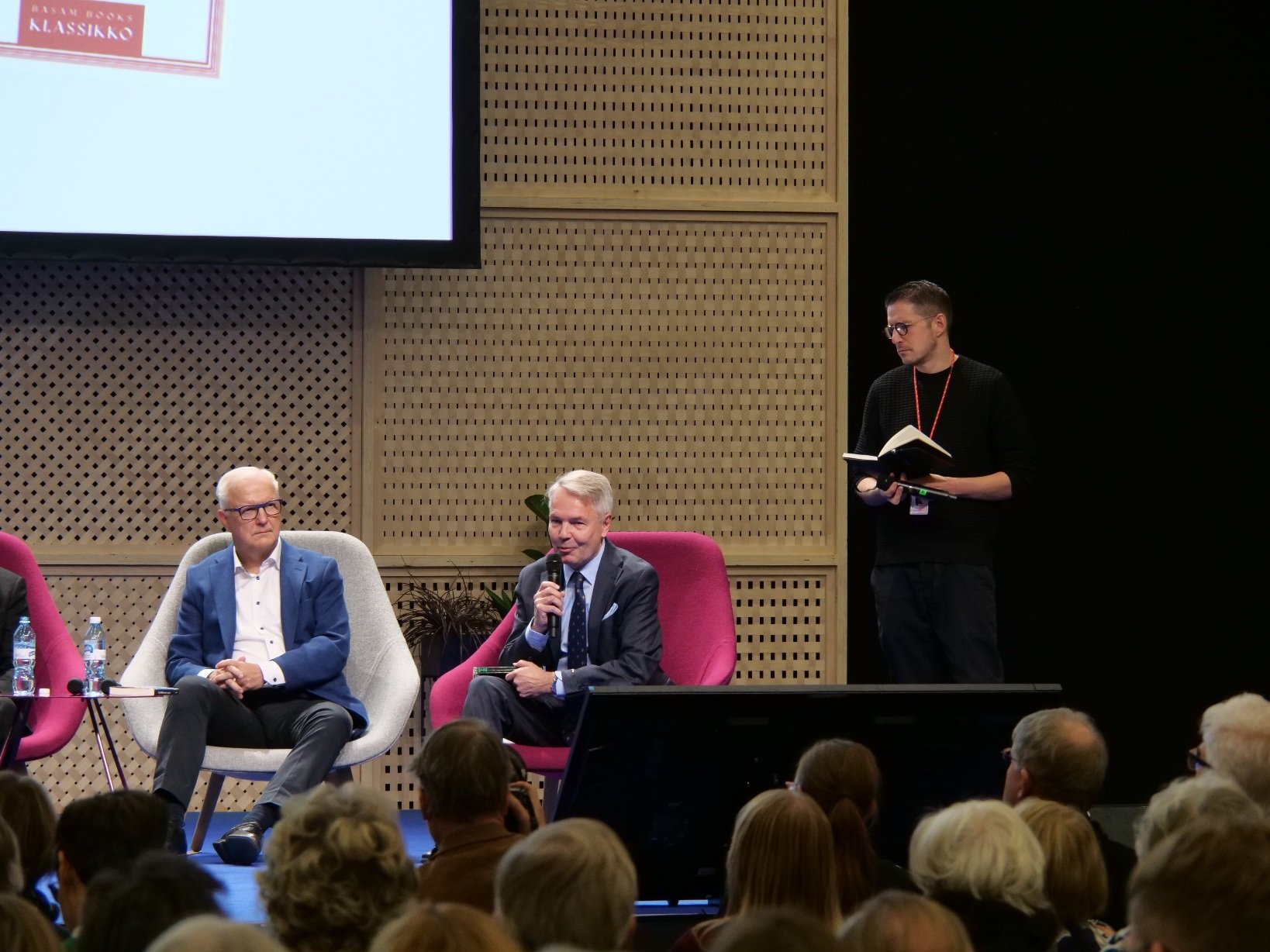 ville blafield haastattelee presidenttiehdokkaita