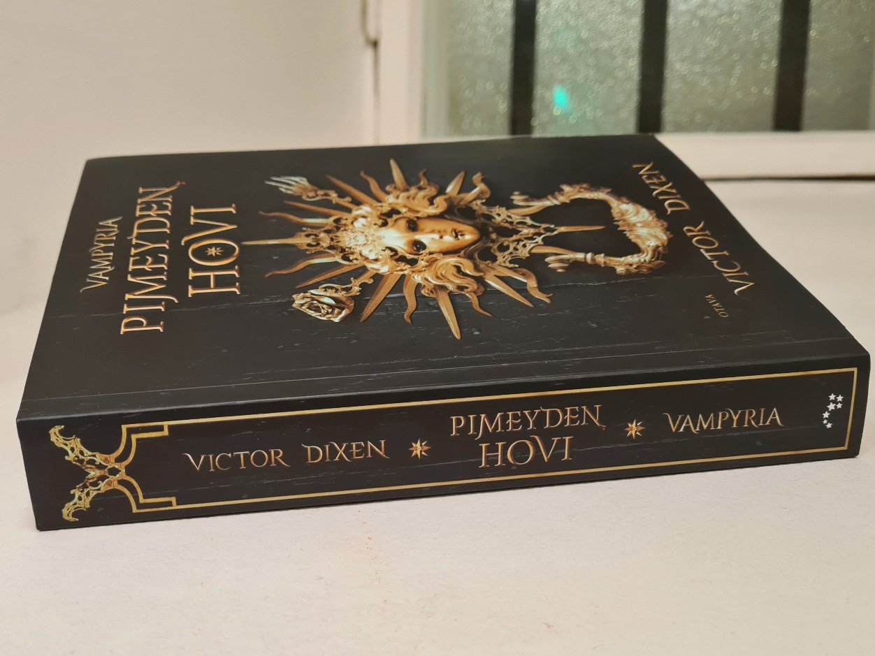 victor dixenin uutuusromaani pimeyden hovi