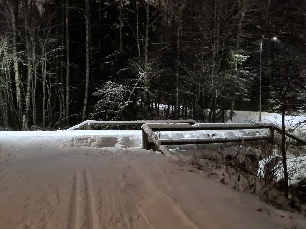 luminen maisema leppavaaran urheilupuistossa