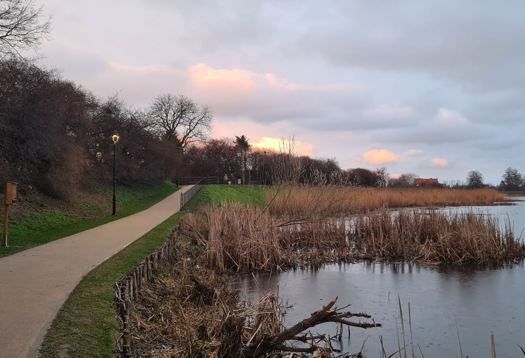 motlawa joki virtaa gdankissa