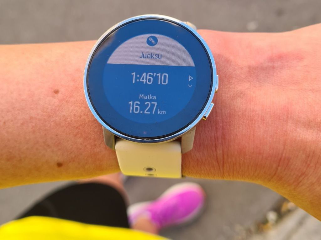 suunnon kellon naytto