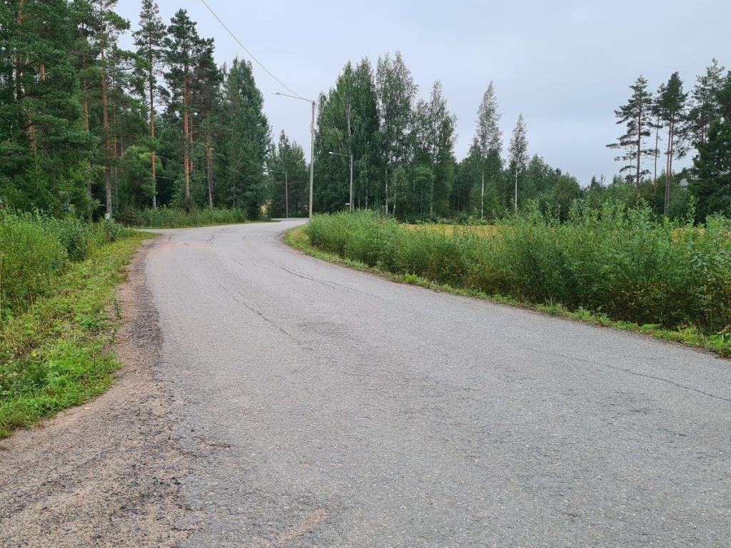 asfaltoitu tie sammissa