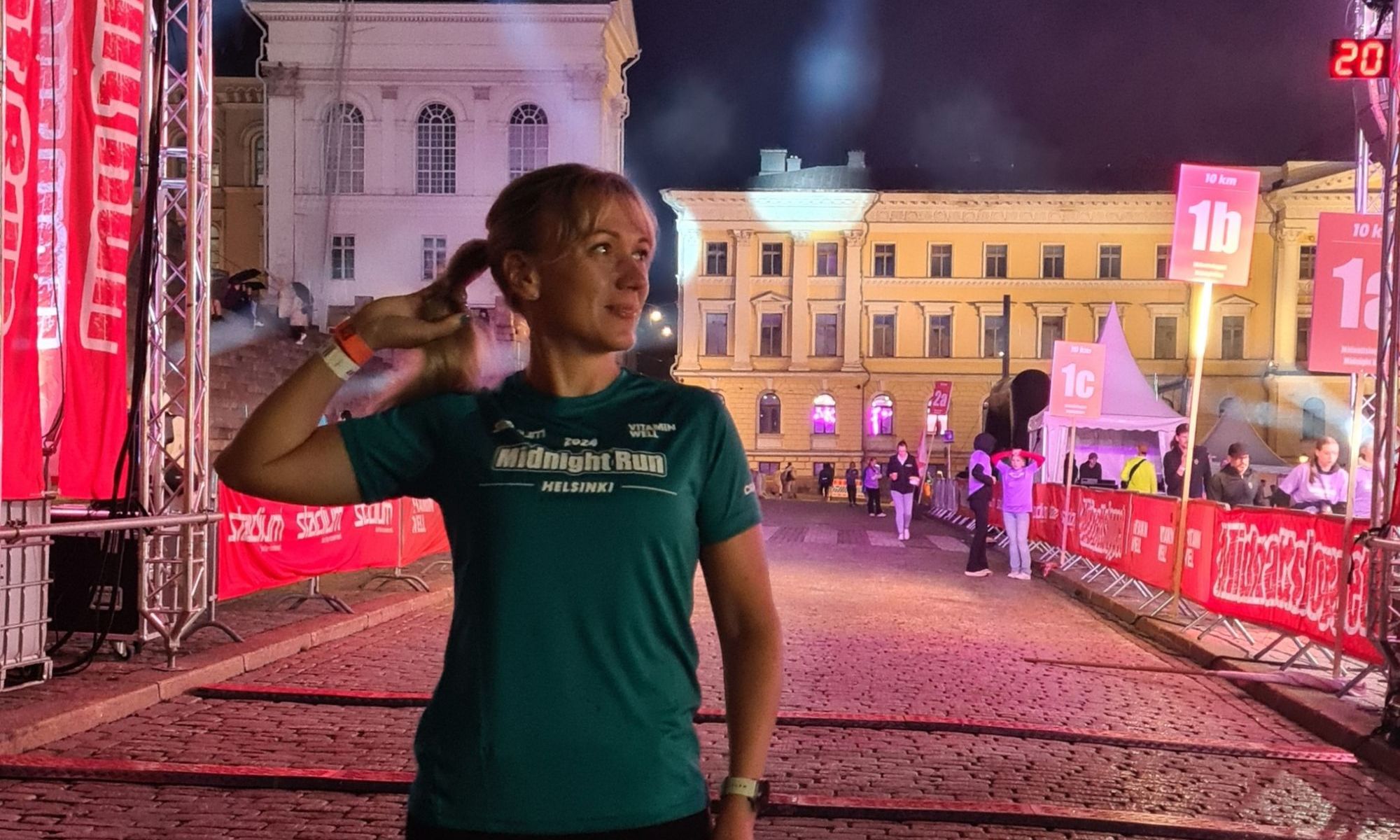 midnight run helsingin juoksija ennen lahtoa senaatintorilla