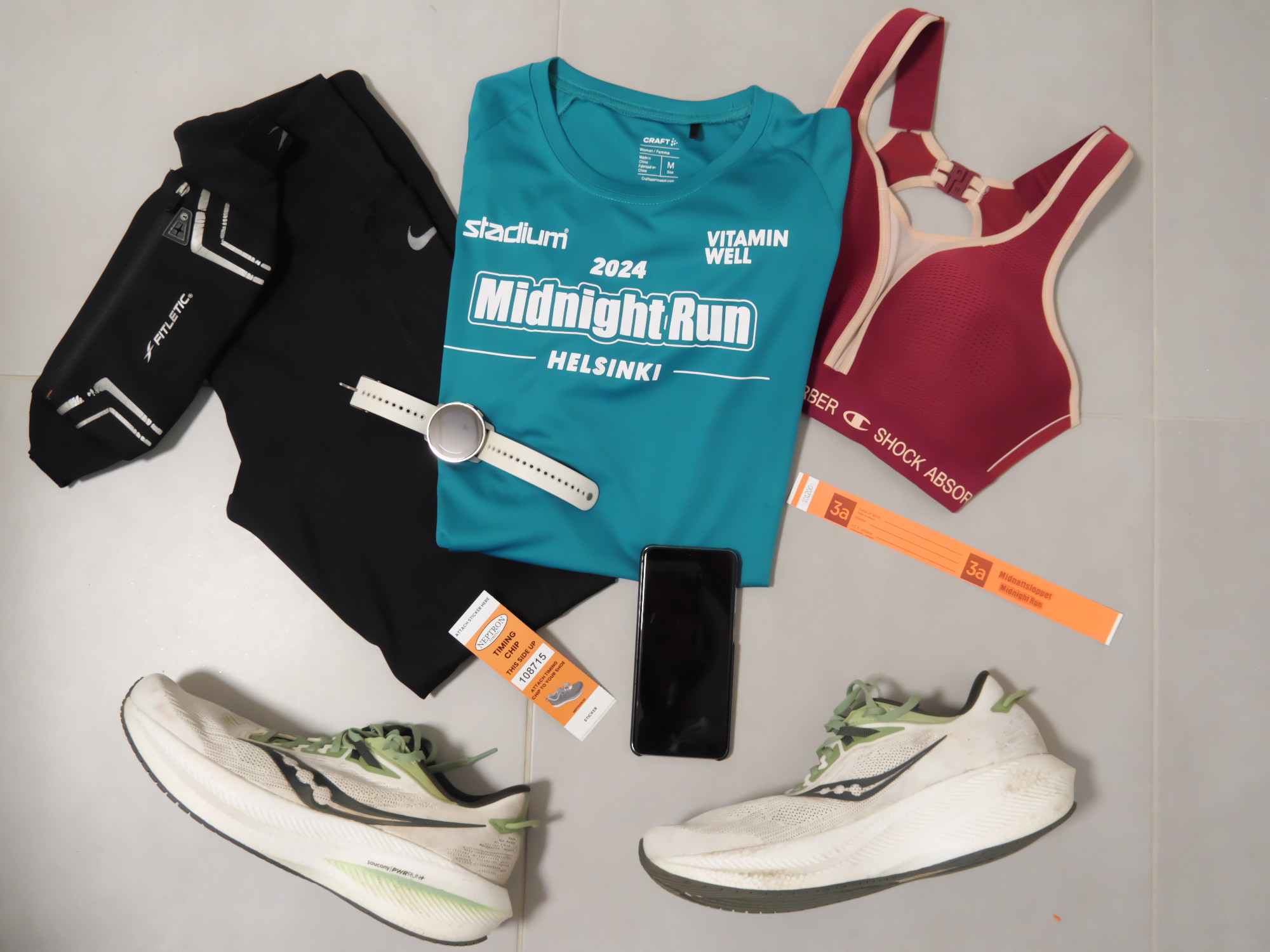 juoksuvarusteet Helsinki Midnight Runille