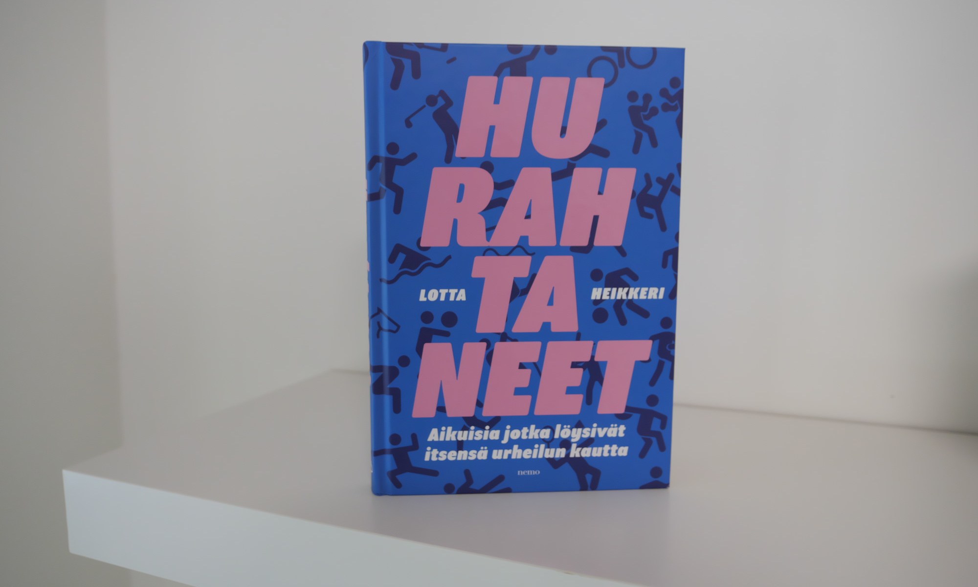 lotta heikkeri hurahtaneet kirja arvostelu