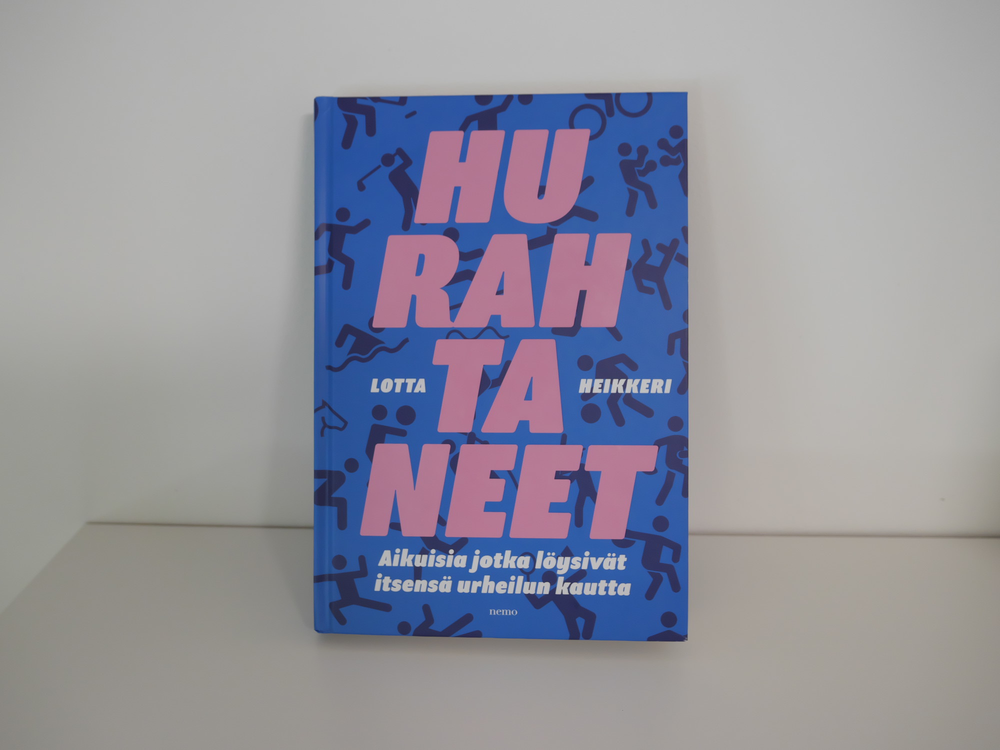 lotta heikkeri hurahtaneet kirja arvostelu