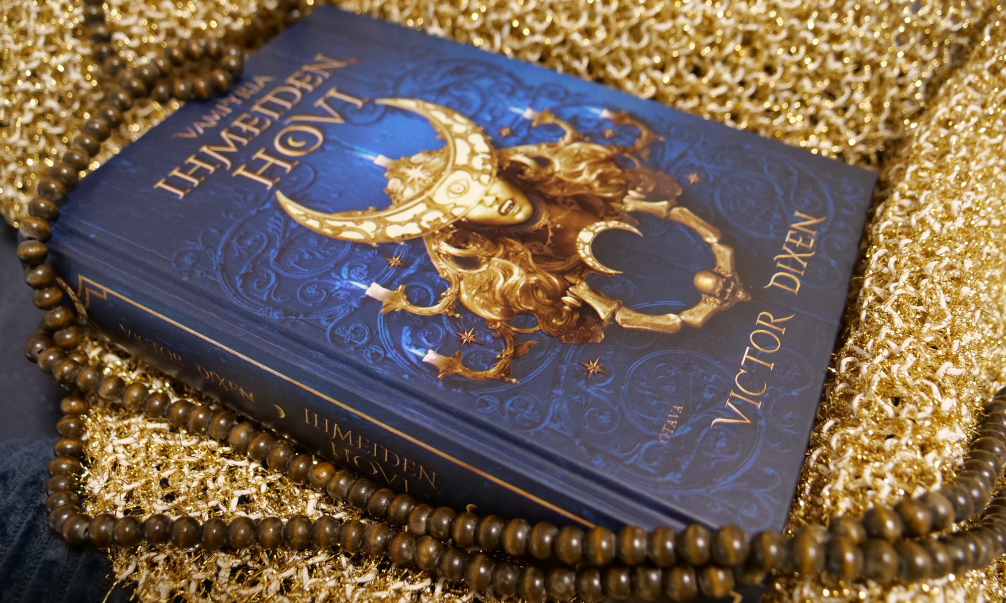 victor dixenin kirjoittaman fantasiatrilogian toinen osa